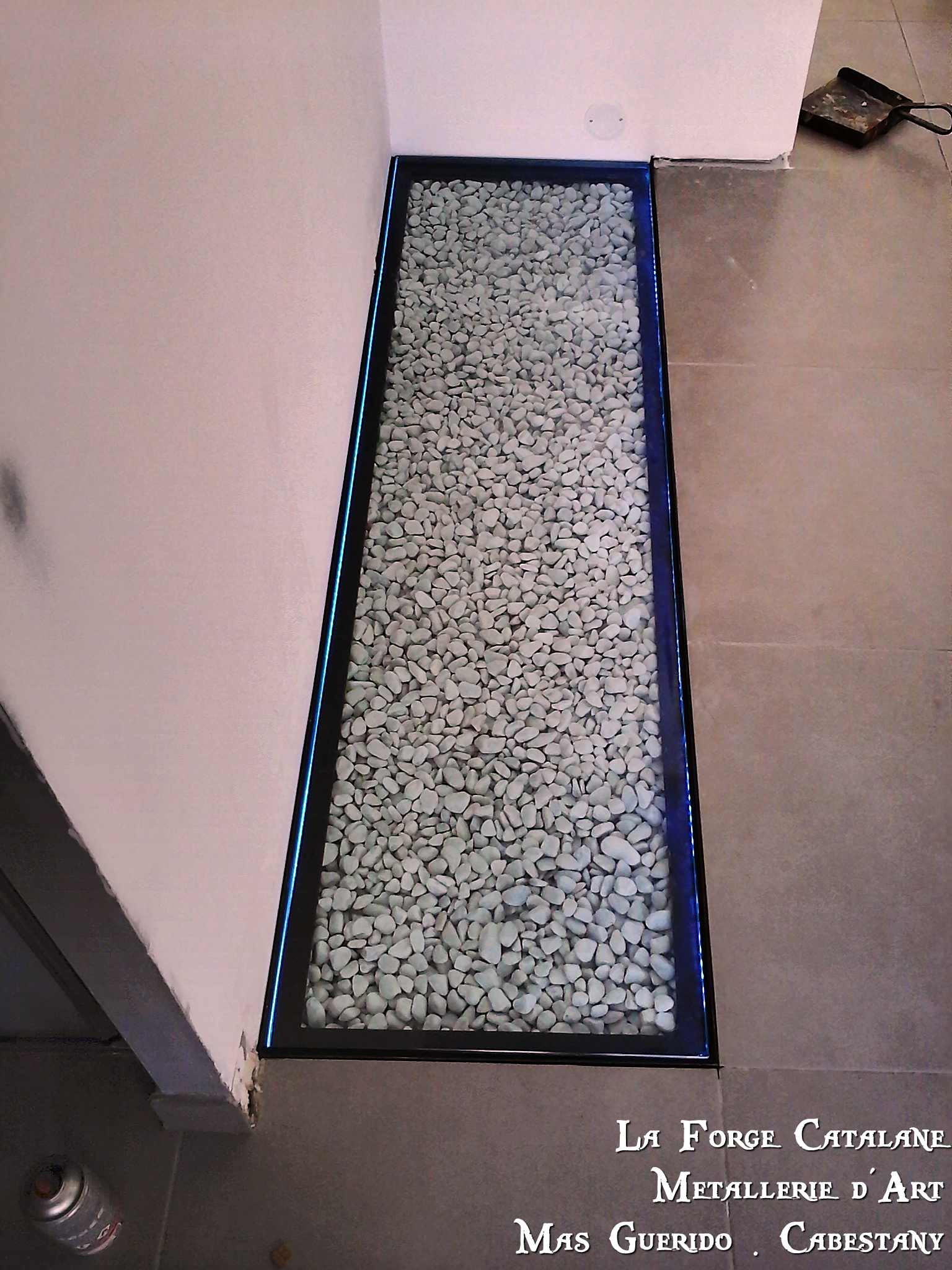 ossature en fer corniere verre securit forge catalane.jpg